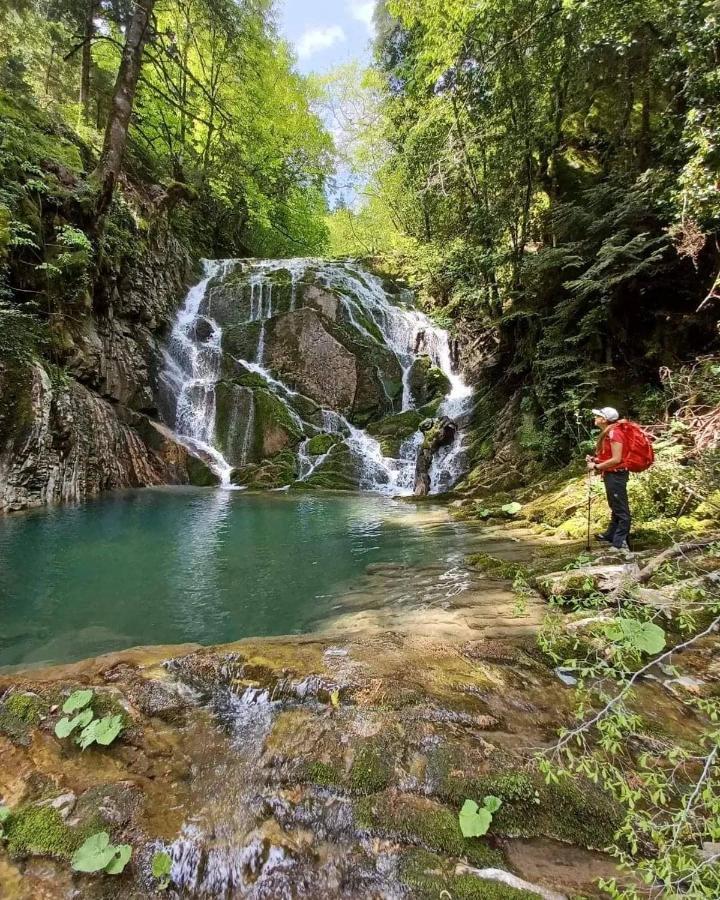 Rouista Tzoumerka Resort Vourgareli 外观 照片